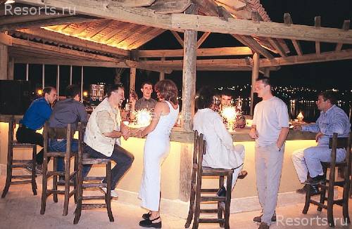 3 S Beach Club 9